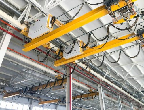 W jaki sposób podwiesza się suwnice?